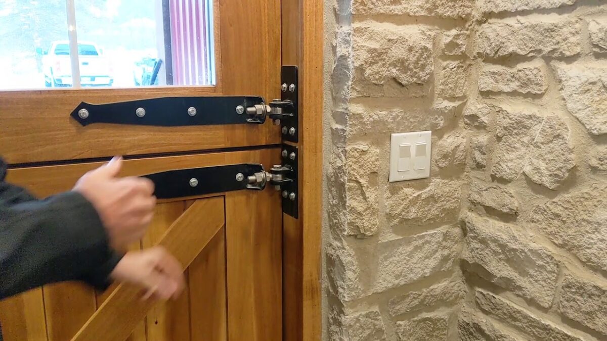 How to build a barn door